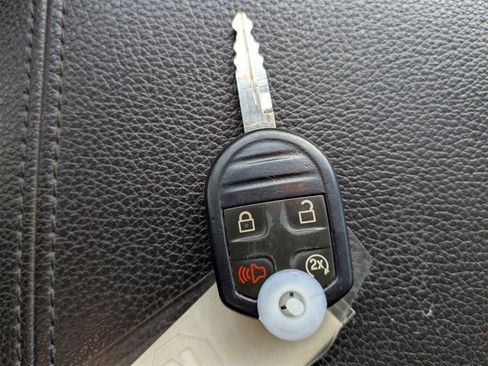 Used 2016 Ford F250 Lariat w/ Lariat Ultimate Package image 30