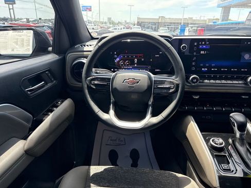 Used 2023 Chevrolet Colorado ZR2 AWD/4WD image 17