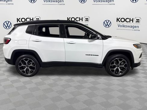Used 2025 Jeep Compass Limited image 9