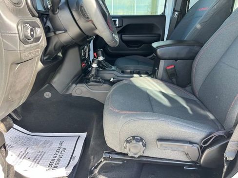 Used 2024 Jeep Wrangler Unlimited Rubicon image 21