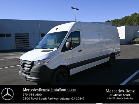 Used 2025 Mercedes-Benz Sprinter 2500 image 1