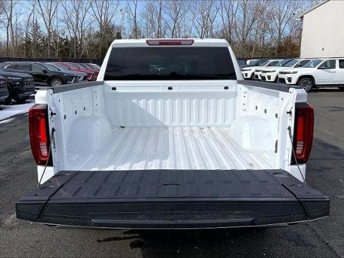 New 2026 GMC Sierra 1500 SLT w/ SLT Premium Package image 3