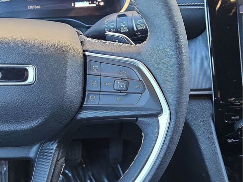 Used 2024 Jeep Grand Cherokee L Laredo image 21