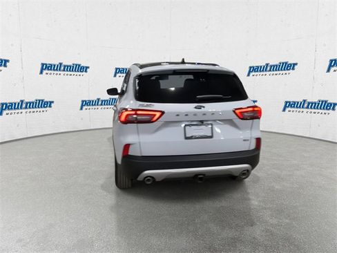 Used 2025 Ford Escape SE w/ PHEV Premium Package image 10