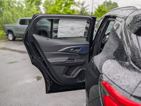 New 2025 Chevrolet Equinox EV LT image 27