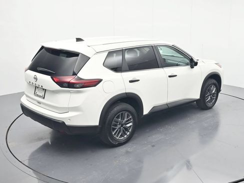 Used 2024 Nissan Rogue S FWD image 33