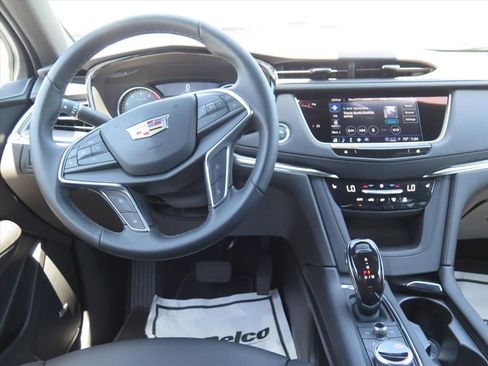 New 2026 Cadillac XT5 Luxury AWD/4WD image 22