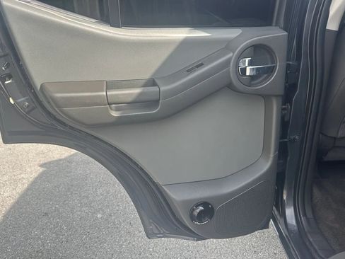 Used 2015 Nissan Xterra S RWD image 19