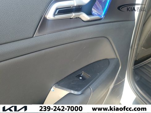 New 2026 Kia Sportage EX w/ EX Panorama Roof Package FWD image 13