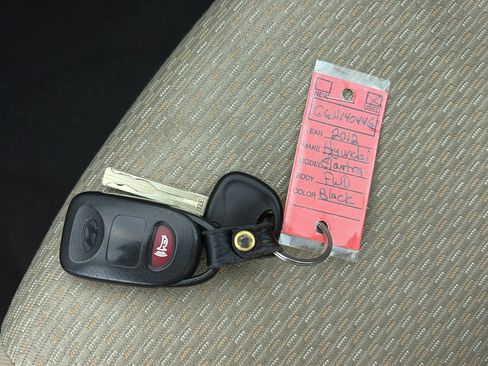 Used 2012 Hyundai Elantra GLS FWD image 30