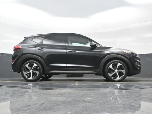 Used 2016 Hyundai Tucson Limited w/ Option Group 03 image 30