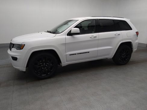 Used 2022 Jeep Grand Cherokee Laredo X image 2