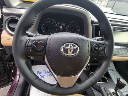 Used 2018 Toyota RAV4 XLE AWD/4WD image 14