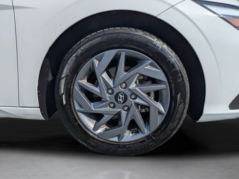 Used 2024 Hyundai Elantra SEL FWD image 29