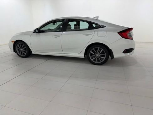 Used 2019 Honda Civic EX image 2