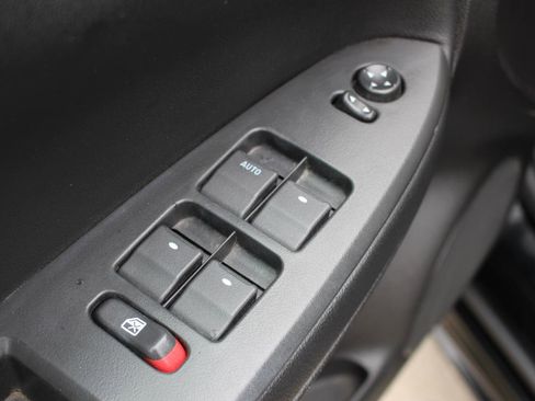 Used 2016 Chevrolet Impala LT image 13