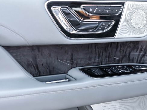 Used 2018 Lincoln Navigator Reserve w/ Technology Package image 54