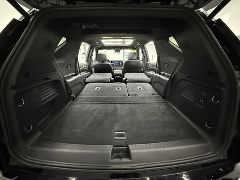 Used 2024 Chevrolet Traverse RS image 33