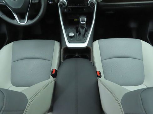 Used 2024 Toyota RAV4 Limited image 17