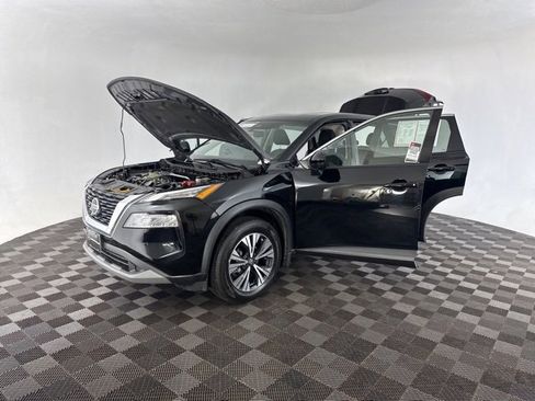 Certified 2021 Nissan Rogue SV image 10