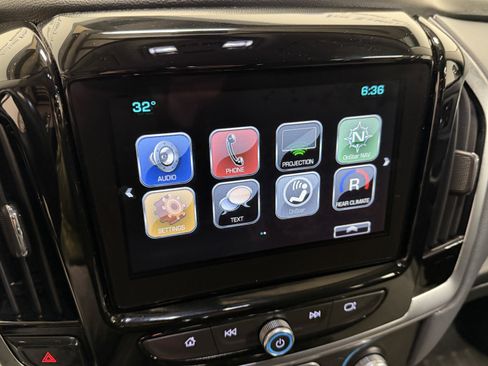 Used 2019 Chevrolet Traverse LT image 8