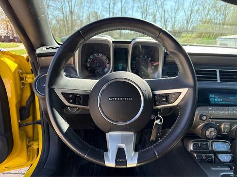 Used 2010 Chevrolet Camaro SS RWD image 18