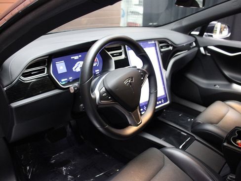 Used 2018 Tesla Model S 75D image 55