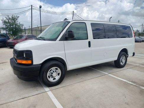 Used 2017 Chevrolet Express 2500 LS image 2