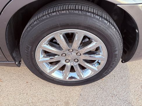 Used 2013 Chrysler 300 C image 6