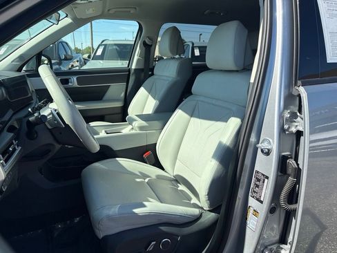 Certified 2025 Hyundai Santa Fe SEL FWD image 12