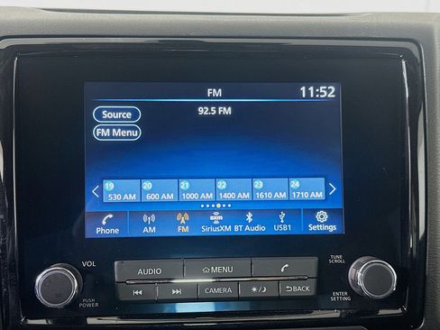 Used 2024 Nissan Frontier SL image 19