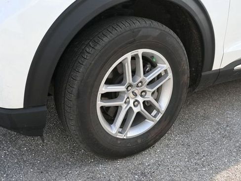 Certified 2025 Ford Explorer Active AWD/4WD image 7