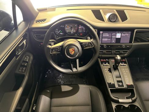 Used 2023 Porsche Macan S AWD/4WD image 5