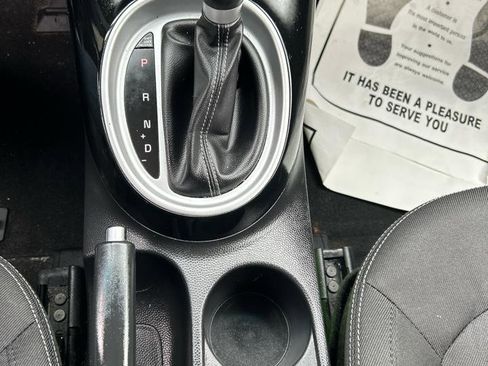 Used 2019 Kia Soul + image 16