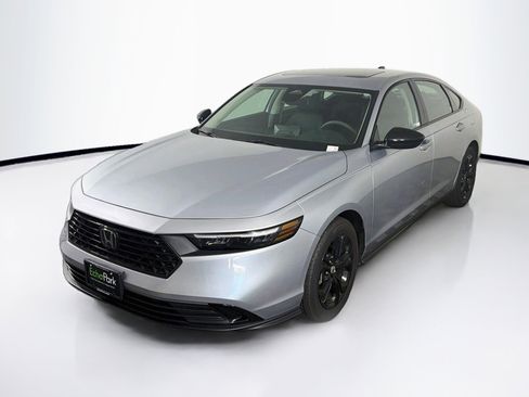 Used 2025 Honda Accord SE image 3