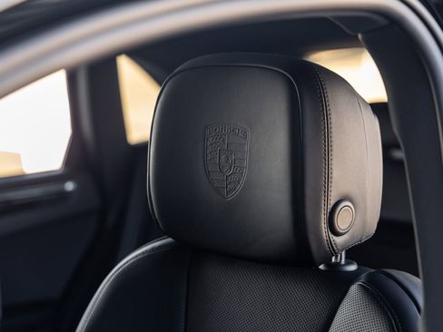 Certified 2026 Porsche Macan AWD/4WD image 27
