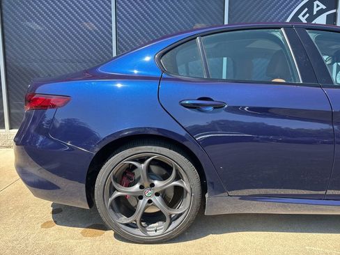 Used 2018 Alfa Romeo Giulia Ti Sport w/ Quick Order Package 22S Sport AWD/4WD image 5