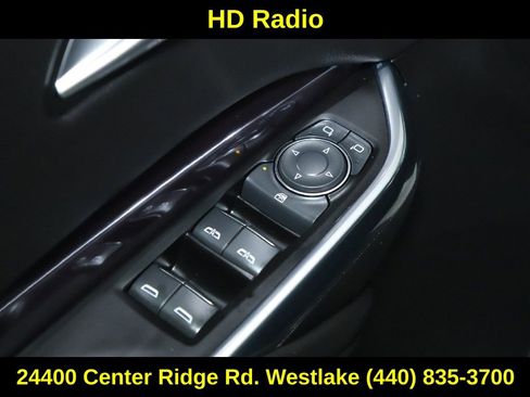 Used 2023 Cadillac XT4 Luxury w/ Cold Weather Package image 17