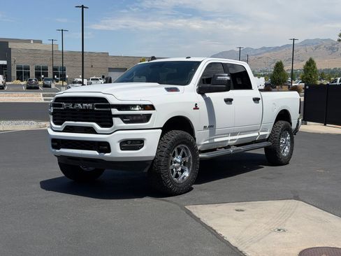 Used 2025 RAM 2500 Big Horn AWD/4WD image 6