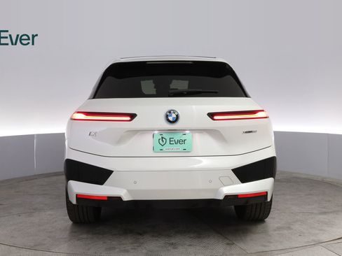Used 2023 BMW iX xDrive50 w/ Sport Package image 15