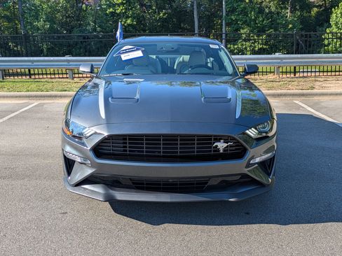 Certified 2020 Ford Mustang Coupe RWD image 9