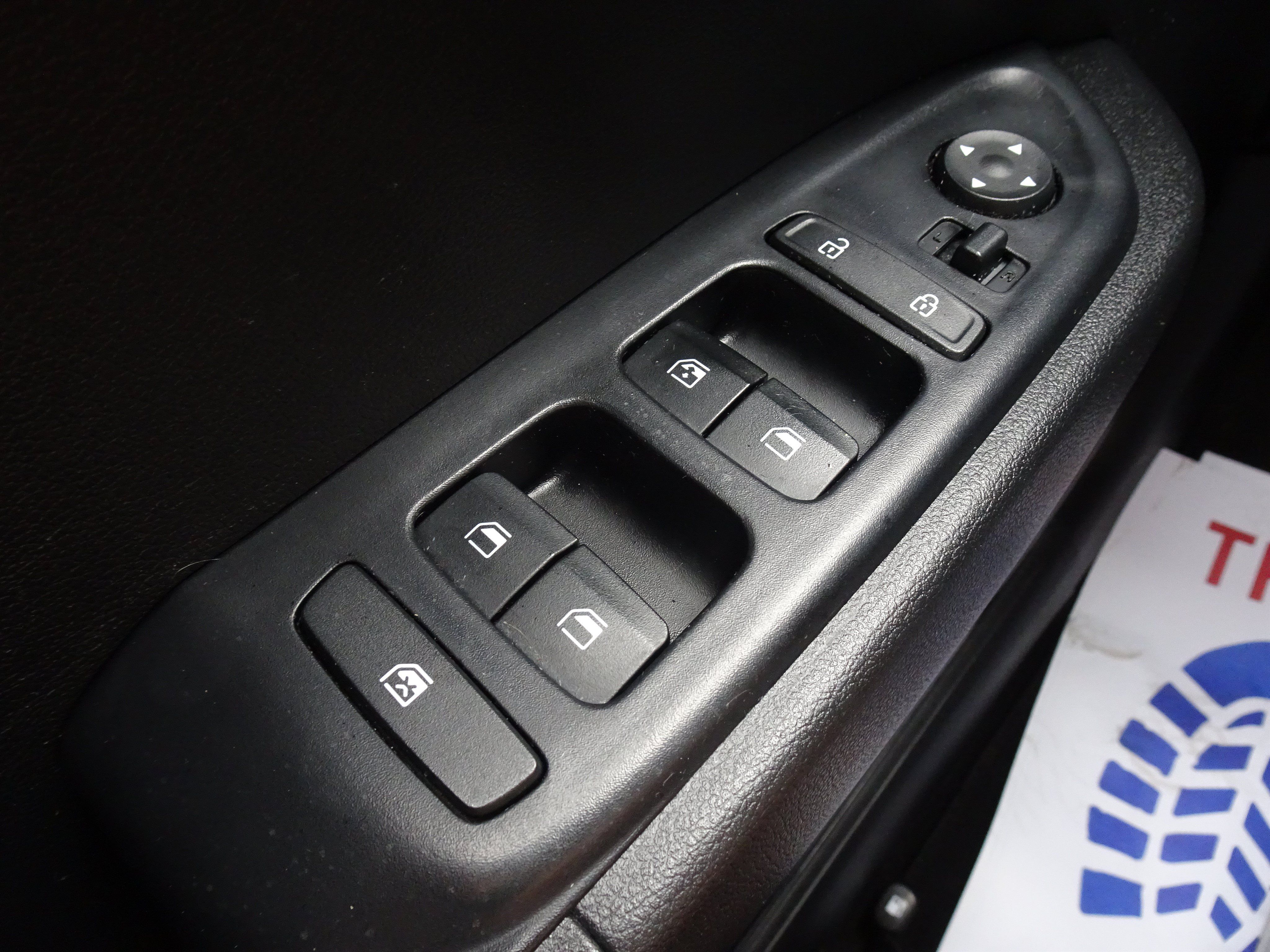 Used 2022 Hyundai Venue SEL FWD image 24