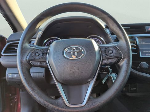 Used 2020 Toyota Camry LE image 23