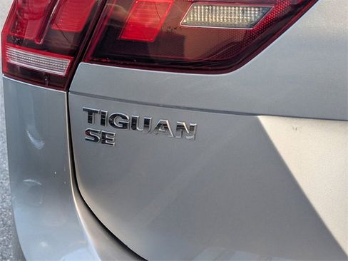 Used 2019 Volkswagen Tiguan SE image 10