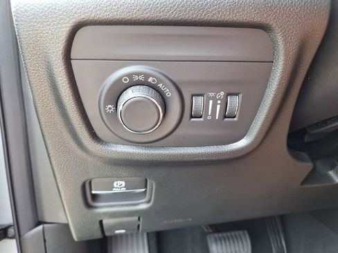 New 2024 Jeep Grand Cherokee L Altitude RWD image 20