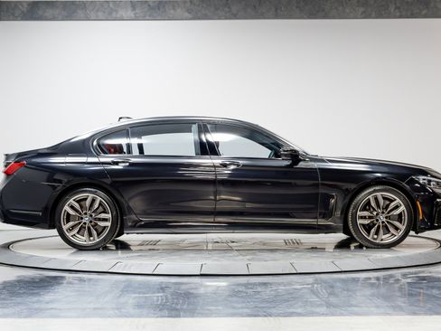 Used 2022 BMW M760i xDrive AWD/4WD image 17