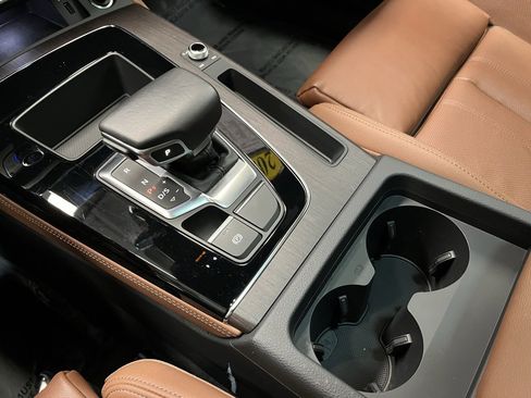 Used 2023 Audi Q5 e Premium Plus w/ Premium Plus Package image 7