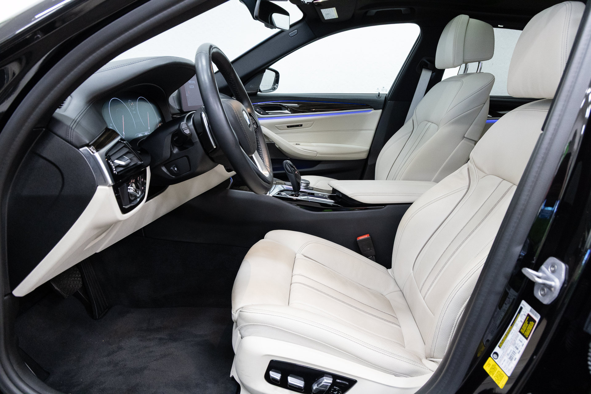 Used 2019 BMW 540i w/ Premium Package RWD image 7