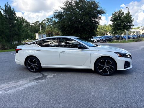 Used 2024 Nissan Altima 2.5 SR image 32