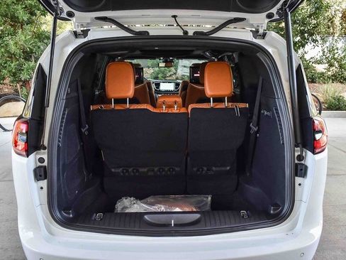 New 2026 Chrysler Pacifica Pinnacle w/ Trailer Tow Group image 27